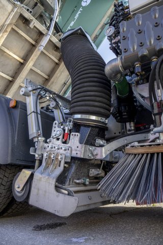 1 Preis Trilety GmbH Hydrostat Kehrmaschine